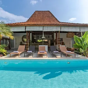 Sukacita - Family Friendly 4br Eat Street 900m Walk To Villa